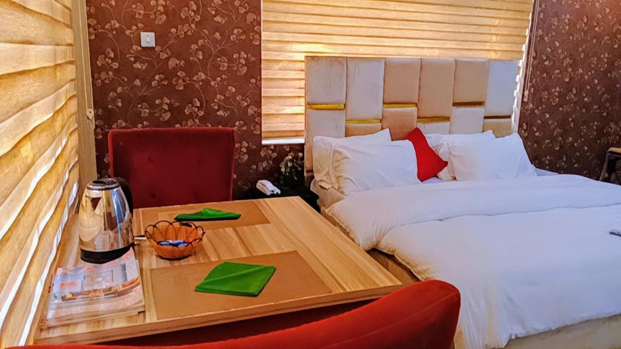 Nuit De Paris Hotel Abuja Exterior photo