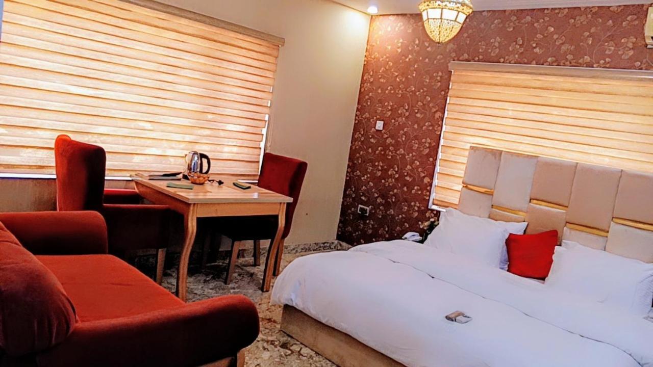 Nuit De Paris Hotel Abuja Exterior photo